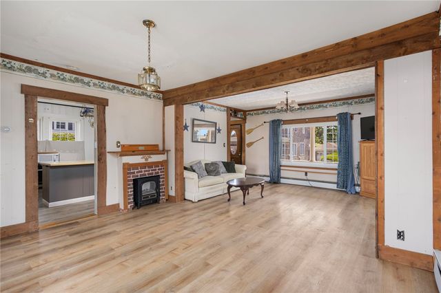 60 Cottage Avenue, Portsmouth, RI 02871