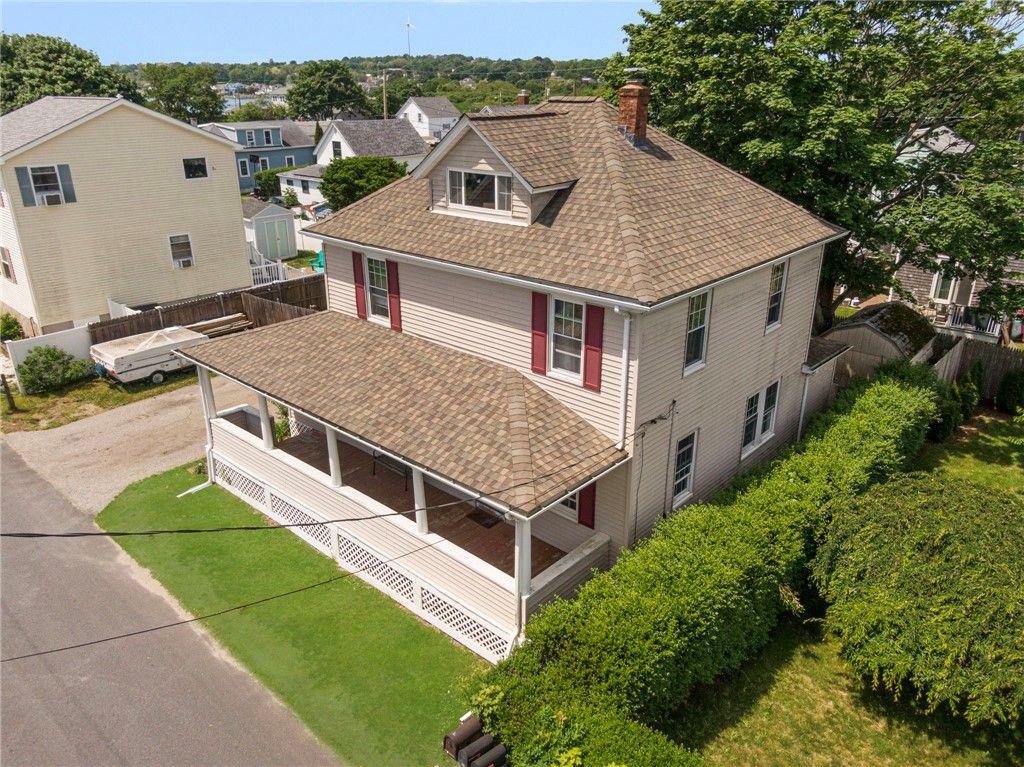 60 Cottage Avenue, Portsmouth, RI 02871
