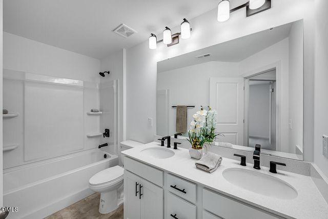 8733 Malmesbury Lane, Wake Forest, NC 27587