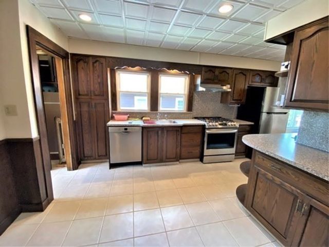 81 Newport Street 81, Arlington, MA 02476