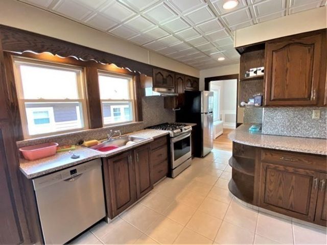 81 Newport Street 81, Arlington, MA 02476