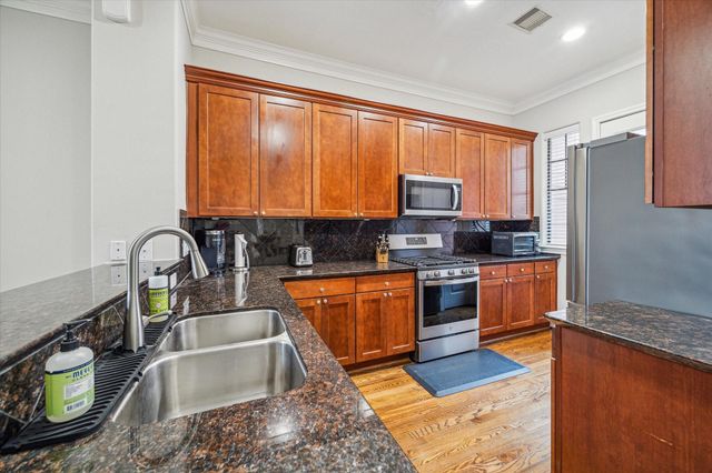 1046 W 23rd Street C, Houston, TX 77008