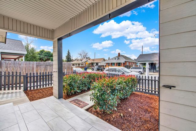 3307 42nd St, Sacramento, CA 95817