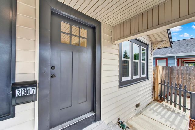 3307 42nd St, Sacramento, CA 95817