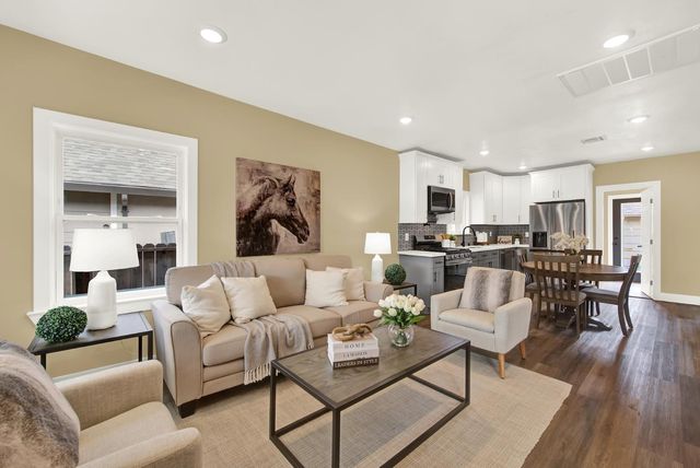 3307 42nd St, Sacramento, CA 95817