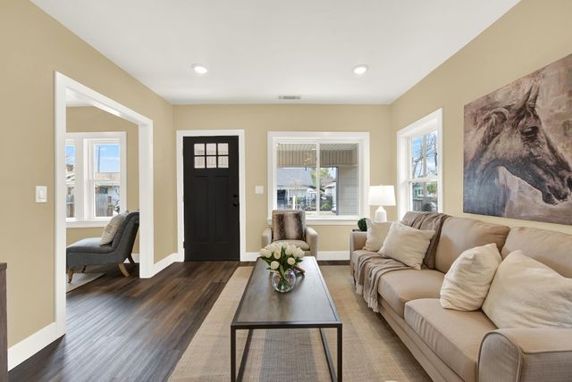 3307 42nd St, Sacramento, CA 95817