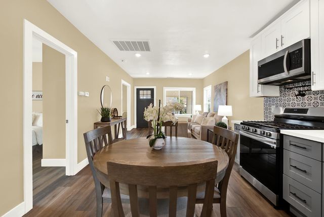 3307 42nd St, Sacramento, CA 95817