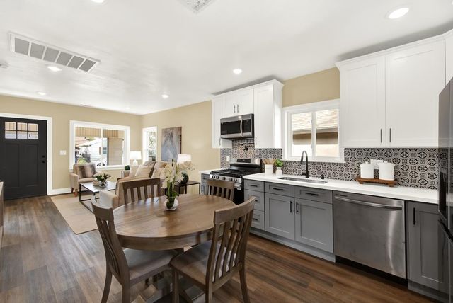 3307 42nd St, Sacramento, CA 95817