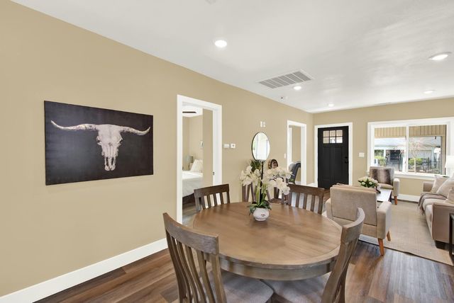 3307 42nd St, Sacramento, CA 95817