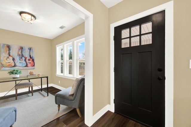 3307 42nd St, Sacramento, CA 95817