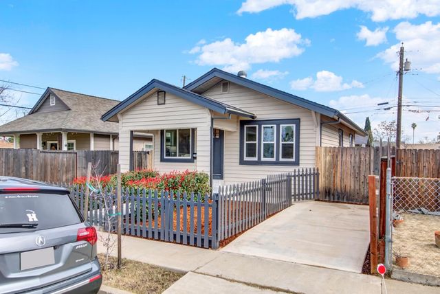 3307 42nd St, Sacramento, CA 95817