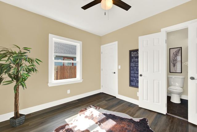 3307 42nd St, Sacramento, CA 95817