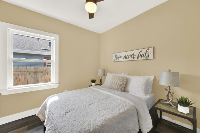 3307 42nd St, Sacramento, CA 95817