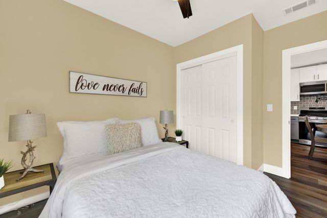 3307 42nd St, Sacramento, CA 95817