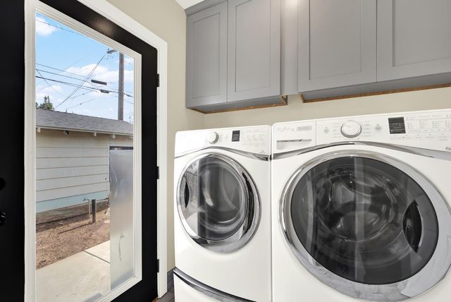 3307 42nd St, Sacramento, CA 95817