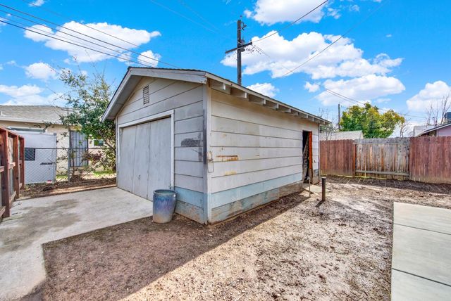 3307 42nd St, Sacramento, CA 95817