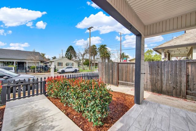 3307 42nd St, Sacramento, CA 95817