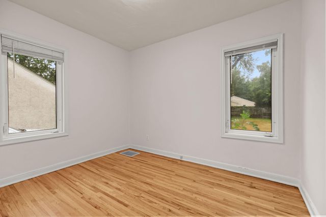 5000 Fairview Avenue N, Crystal, MN 55429