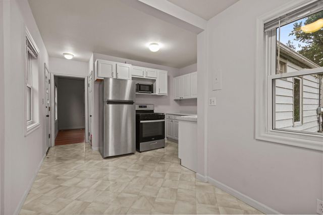 5000 Fairview Avenue N, Crystal, MN 55429