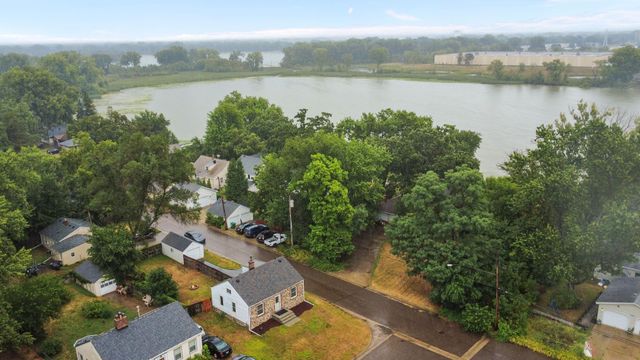 5000 Fairview Avenue N, Crystal, MN 55429