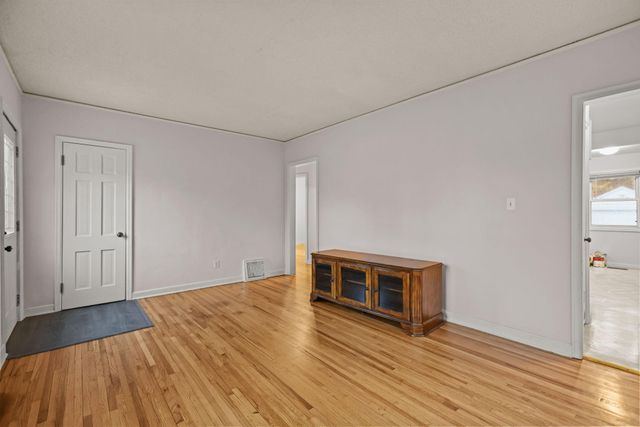 5000 Fairview Avenue N, Crystal, MN 55429