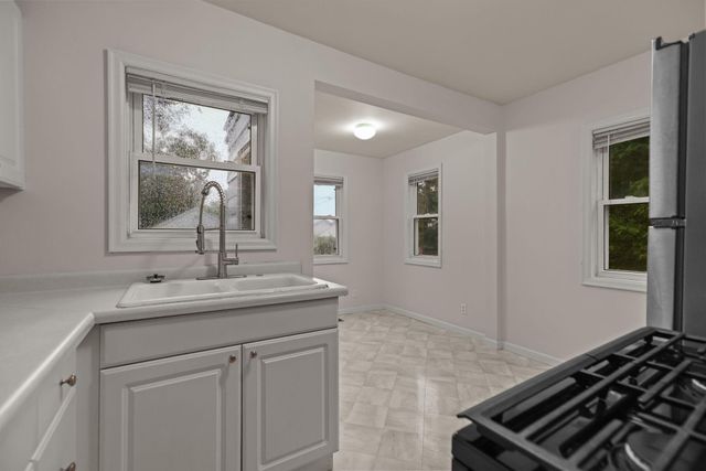 5000 Fairview Avenue N, Crystal, MN 55429