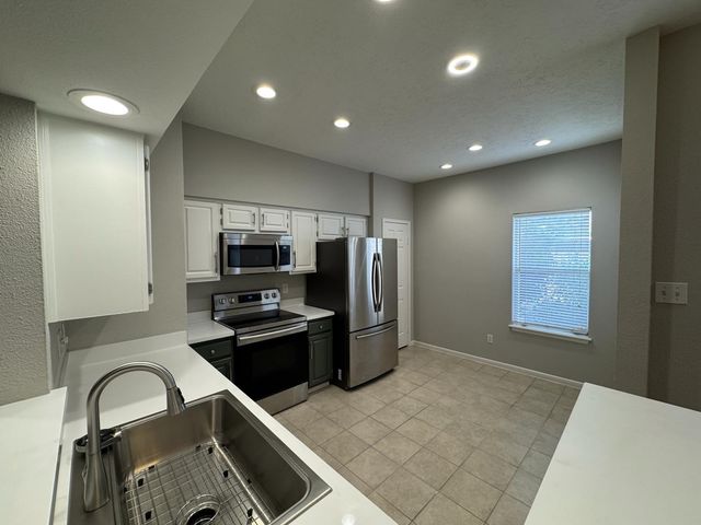 2011 Spenwick Drive 513, Houston, TX 77055