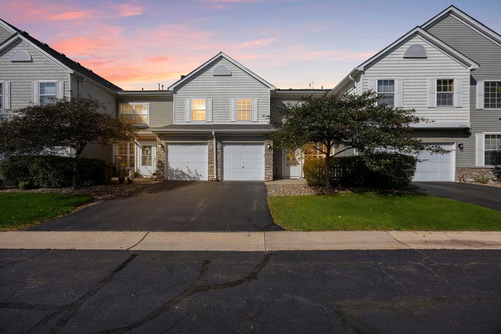 15056 Dunwood Trail 19, Apple Valley, MN 55124