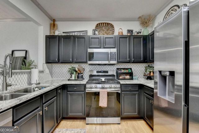 1364 Penhurst Drive, Lawrenceville, GA 30043
