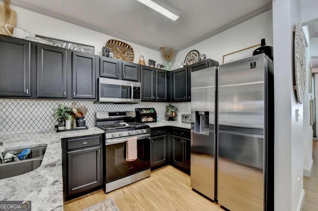 1364 Penhurst Drive, Lawrenceville, GA 30043