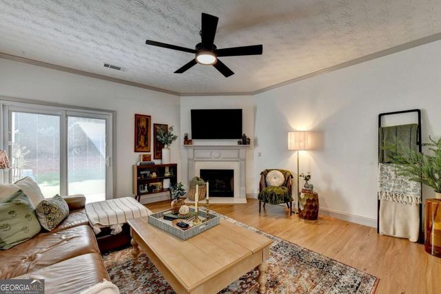 1364 Penhurst Drive, Lawrenceville, GA 30043