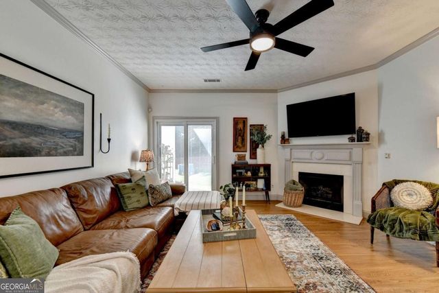 1364 Penhurst Drive, Lawrenceville, GA 30043