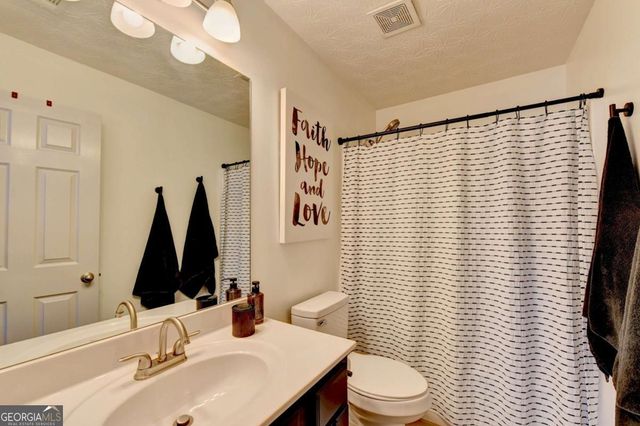 1364 Penhurst Drive, Lawrenceville, GA 30043