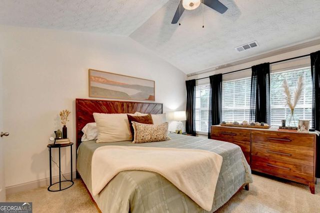 1364 Penhurst Drive, Lawrenceville, GA 30043