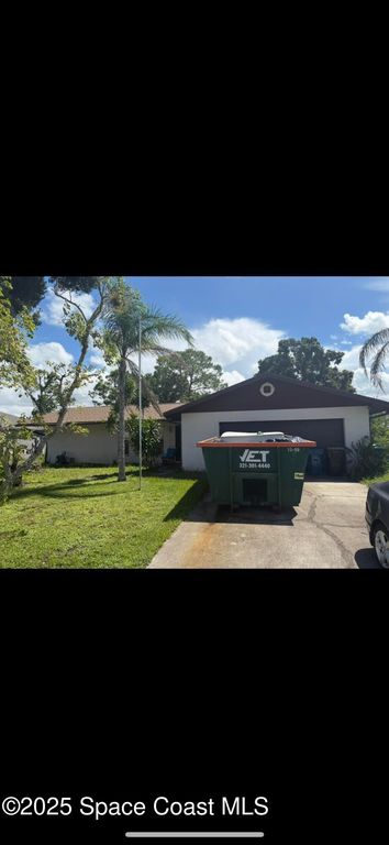 726 Cleaves Street SE, Palm Bay, FL 32909