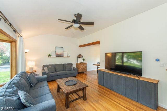 6 Honeyman Dr, Roxbury Twp., NJ 07876
