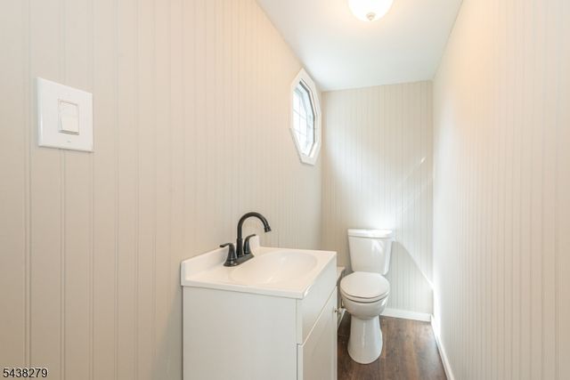 6 Honeyman Dr, Roxbury Twp., NJ 07876