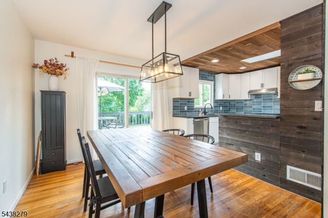 6 Honeyman Dr, Roxbury Twp., NJ 07876