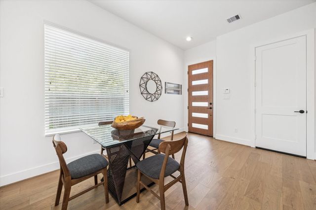 1852 W Tidwell Road, Houston, TX 77091