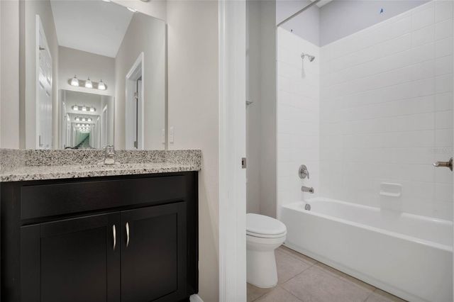 1124 CLAY BOULEVARD, Tavares, FL 32778