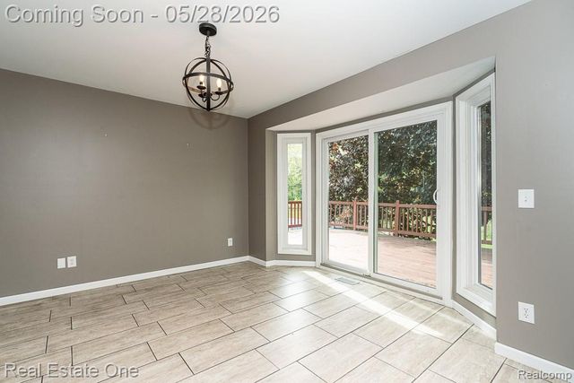 1323 Bembridge Drive, Rochester Hills, MI 48307