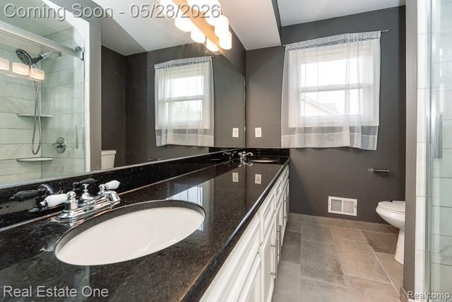 1323 Bembridge Drive, Rochester Hills, MI 48307