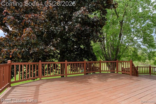 1323 Bembridge Drive, Rochester Hills, MI 48307