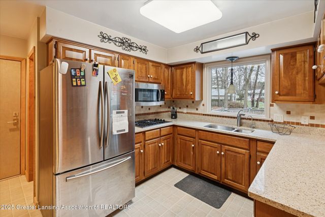 7373 E Saint Joe Highway, Grand Ledge, MI 48837