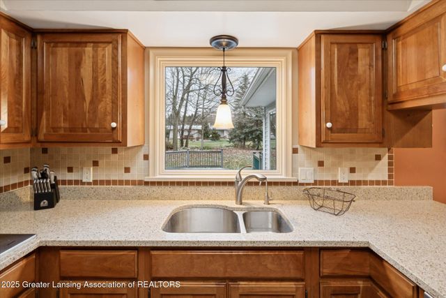 7373 E Saint Joe Highway, Grand Ledge, MI 48837