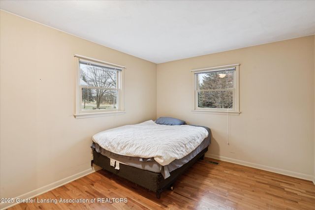 7373 E Saint Joe Highway, Grand Ledge, MI 48837