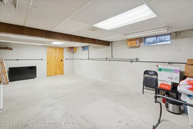 7373 E Saint Joe Highway, Grand Ledge, MI 48837