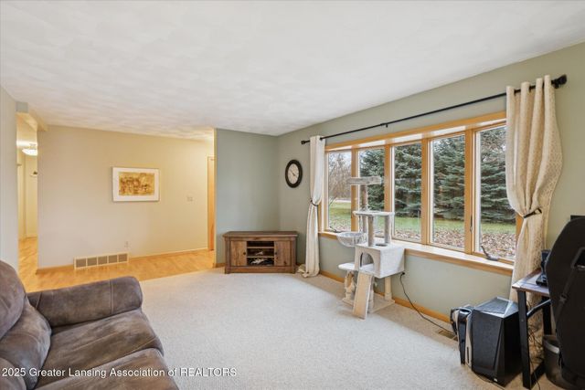 7373 E Saint Joe Highway, Grand Ledge, MI 48837