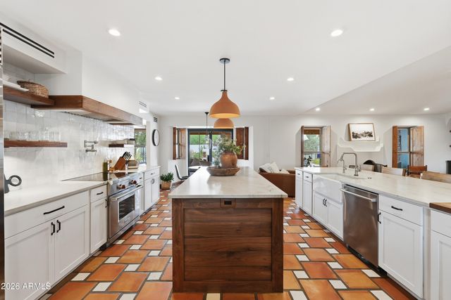 1550 E GREENTREE Drive, Tempe, AZ 85284