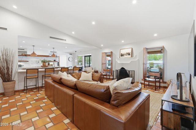 1550 E GREENTREE Drive, Tempe, AZ 85284